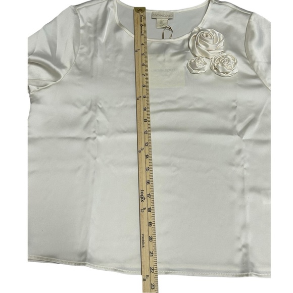Cynthia Rowley‎ NWT Women’s Satin Rose-Appliqué Blouse   Sz L - Picture 4 of 6